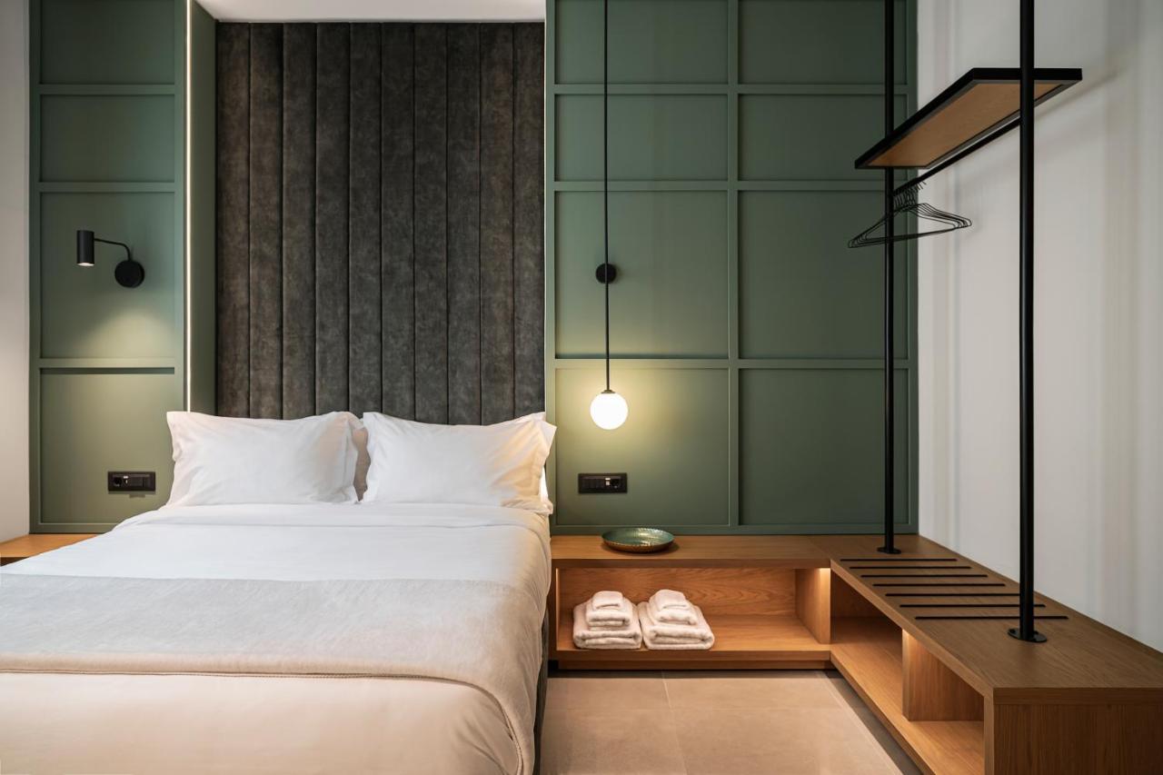 Compact Studio with Kitchenette,1115819811:JPEG